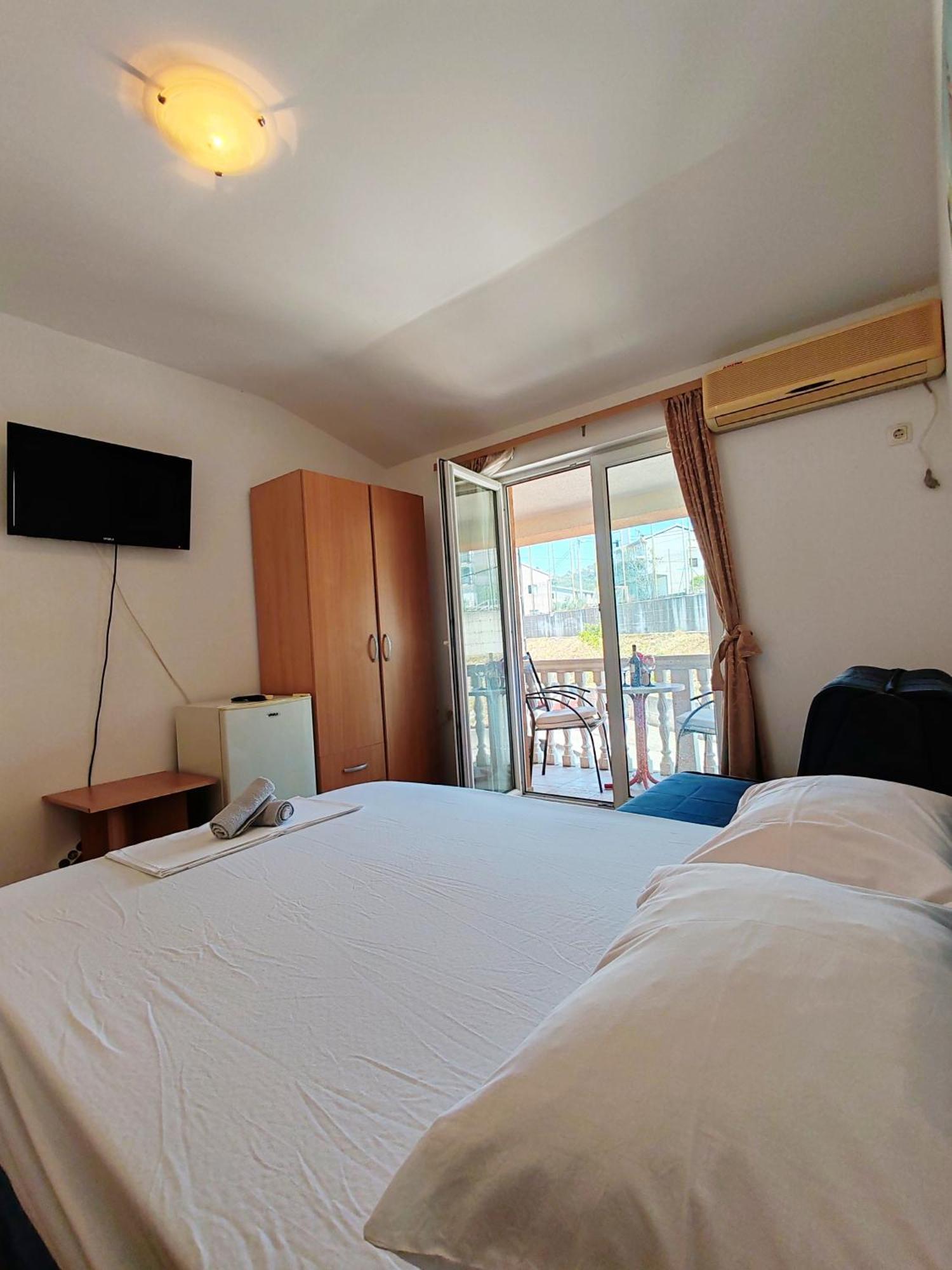 Apartment & Rooms Tempera Neum Pokoj fotografie